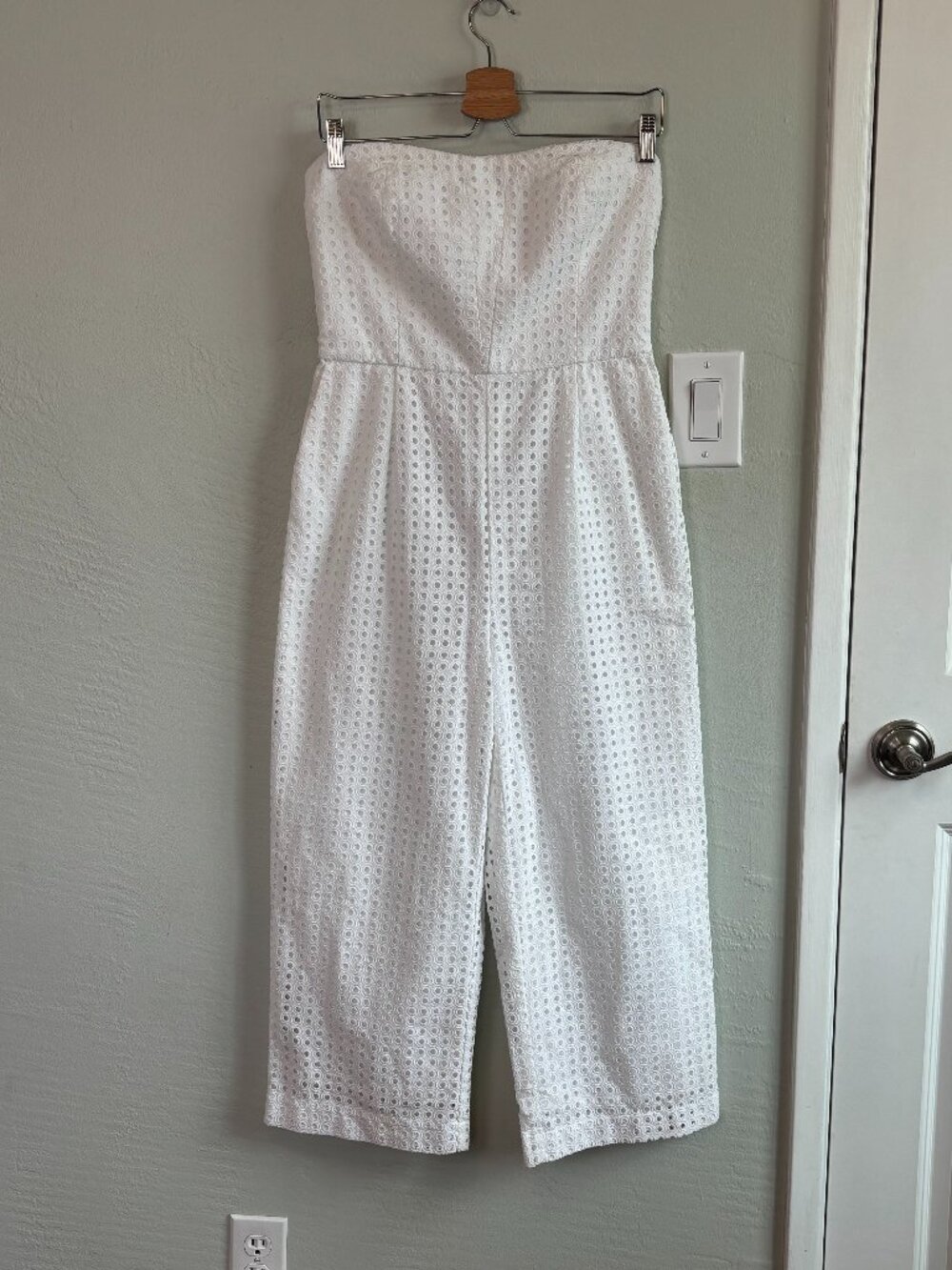 Bundle 2/$30! Laundry White Jumpsuit Strapless Eyelet 6 Like New